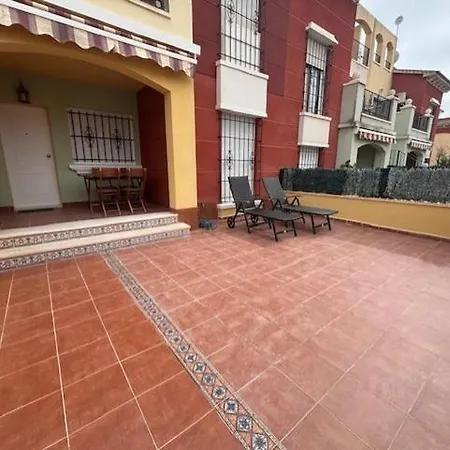 Casa Junto Al Mar بيت للعطل